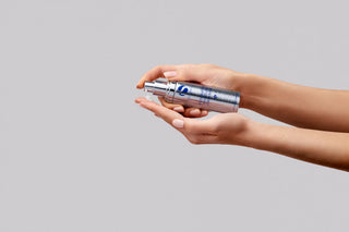 IS Clinical Reparative Moisture Emulsion Hand Applying
