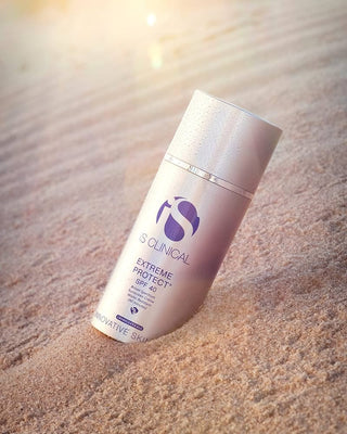 iS Clinical Extreme Protect SPF 40 In Sand